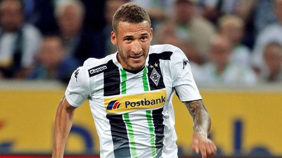 开云网页版中国官网-门兴格拉德巴赫今夜外线爆发，志在德国杯名次提升，更衣室稳定，赛程密集仍需轮换(曼联官宣冬窗离队第13人)